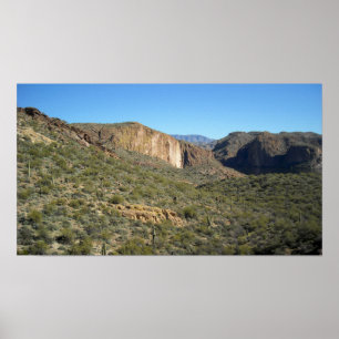 Póster Céu Azul Claro, Montanhas e Água