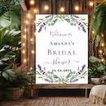 Poster Chá de panela eucalipto verde bem-vindo<br><div class="desc">Para um Chá de panela. Um fundo branco chic. Decorado com flores de lavanda,  flores e verde de eucalipto. Letras violetas e negras.</div>