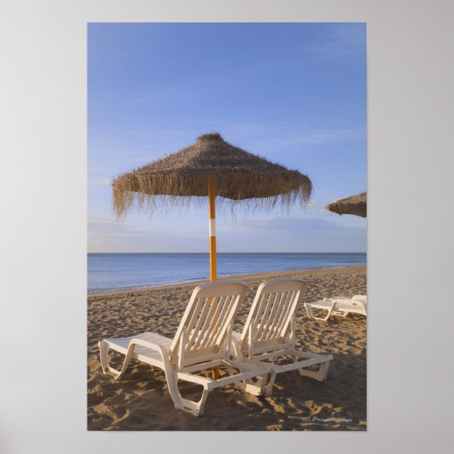 Poster Chaleiras de praia de areia com guarda-chuva (Frente)