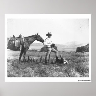 Póster Charles Belden com cavalo e crânio.