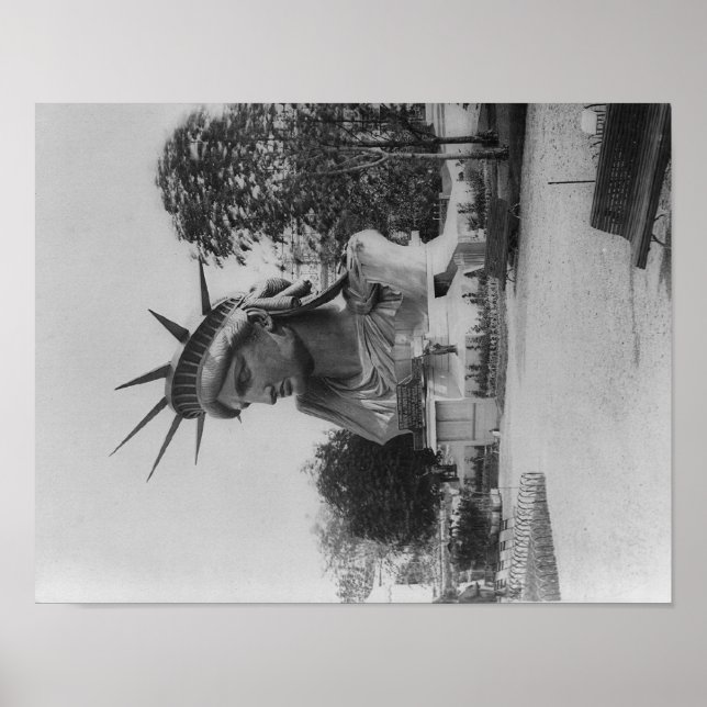 Póster Chefe da Estátua da Liberdade no Parque de Paris (Frente)
