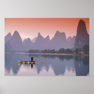 Poster China, Rio Li. Pescador solitário de corvos-marinh