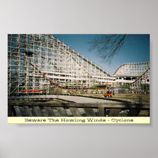 Póster ciclone
