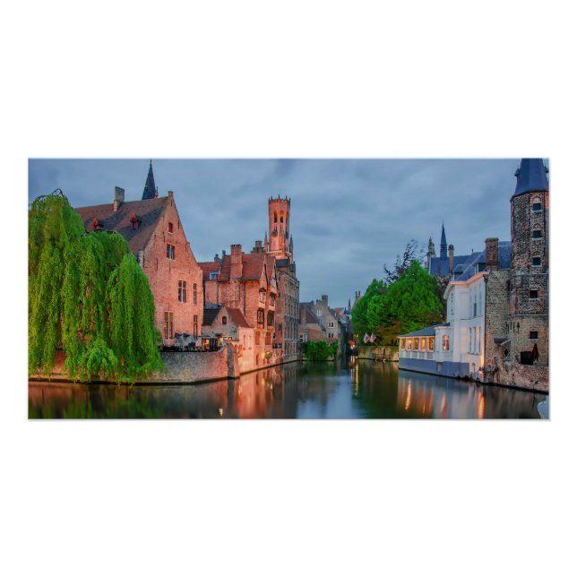 Póster Cidade antiga e torre de Belfry à noite em Bruges (Frente)