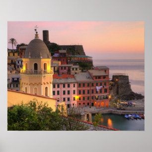 Poster Cidade de Vernazza, na encosta de Hillside, à noi