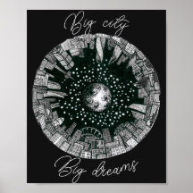 Cidade panorâmica em preto e branco sob a Lua