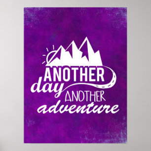 Póster Citações da aventura - montanhas no fundo roxo