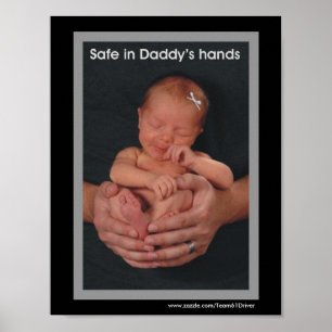 Póster Cofre forte nas mãos do pai
