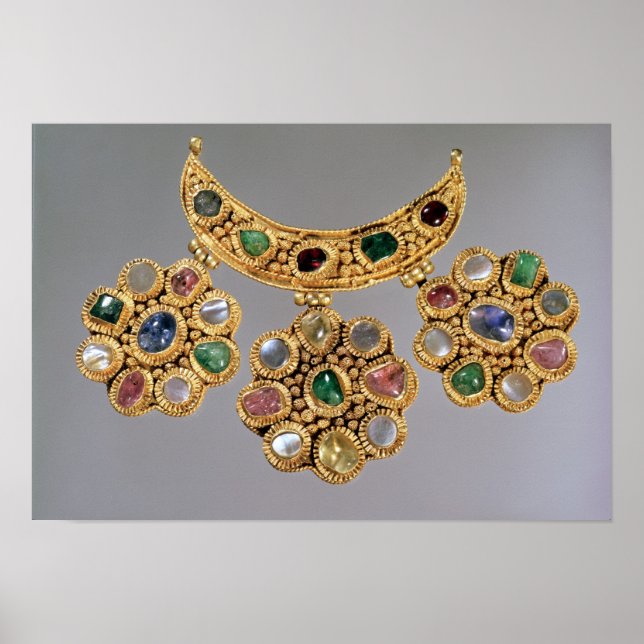 Póster Colar em forma crescente com pingentes (Frente)