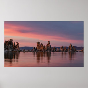 POSTER CORPO DE ÁGUA PERTO DAS PEDRAS