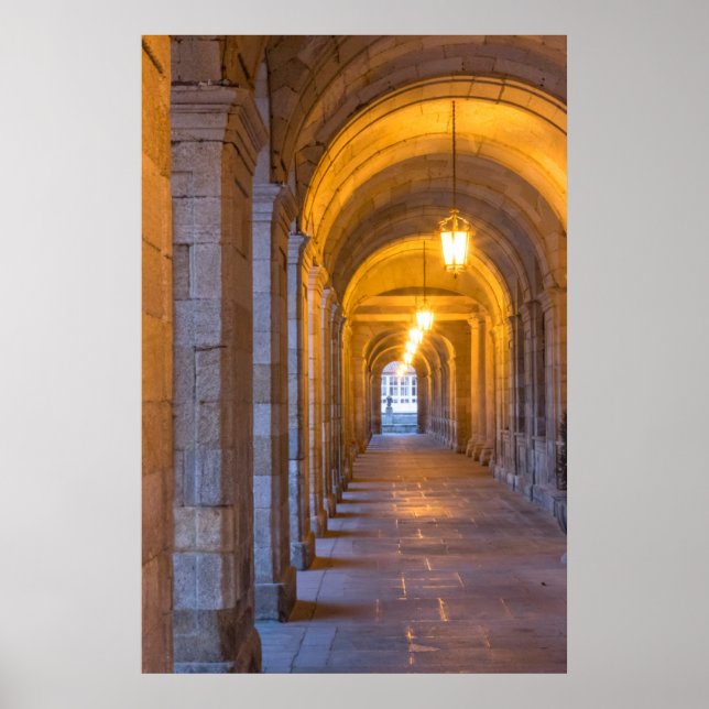 Póster corredor de pedra iluminado com lâmpada, espanha (Frente)