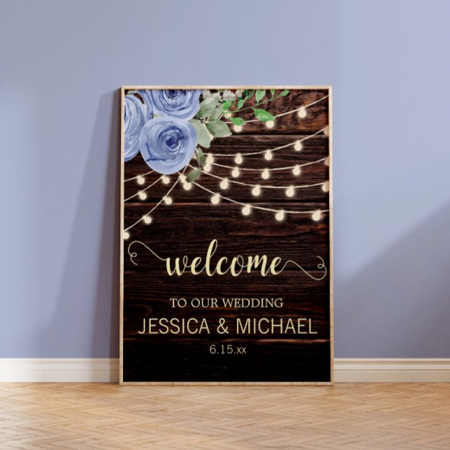 Poster Corrente de Madeira Luz Azul Casamento Floral (Rustic wood and dusty blue floral and string lights wedding whimsical script welcome sign)
