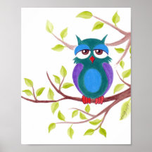 Coruja sonolenta fofa em uma pintura de desenho an