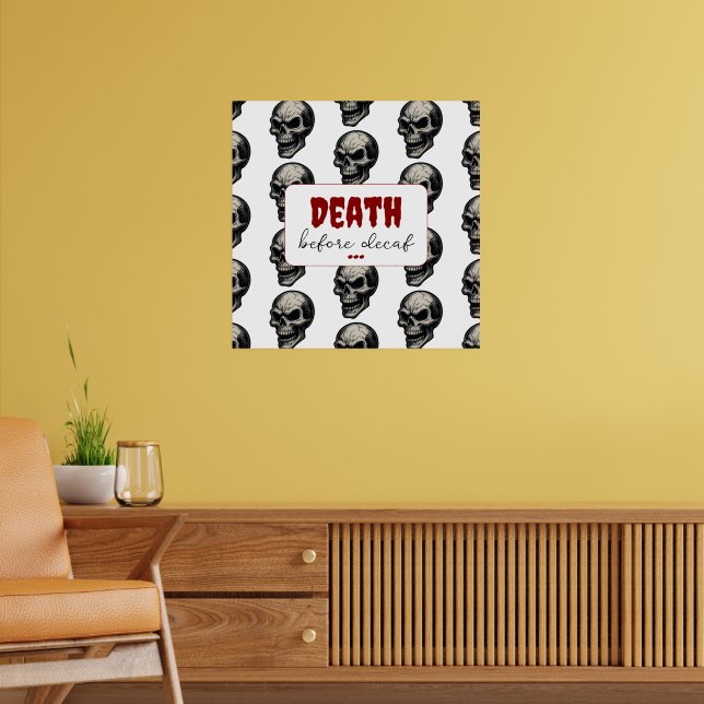Poster Crânio Gótico "Morte Antes do Decaf" | Estranho En (Sala de Estar 2)