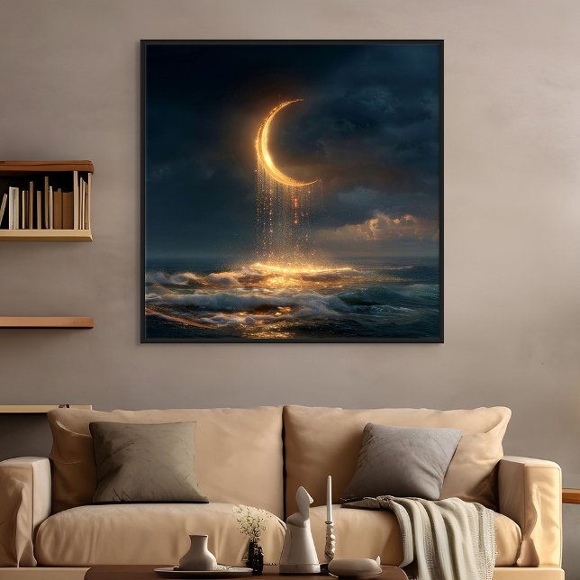 Poster Crescente Lua Dourada Surreal Acima do Oceano (Criador carregado)