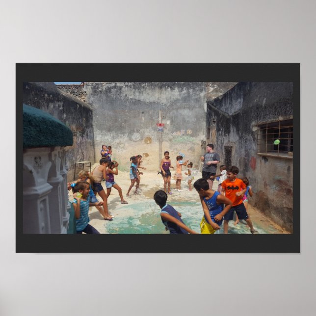 Póster Crianças cubanas com balões de água (Frente)