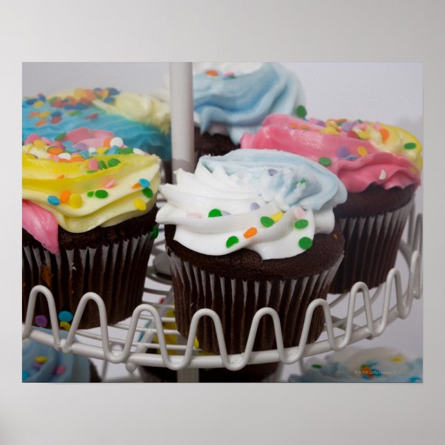 Poster Cupcakes de chocolate num suporte de bolo 2 (Frente)