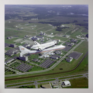 Poster Desafiador Shuttle no topo da transportadora Shutt