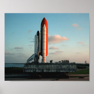 Poster Descoberta de Shuttle de Espaço no topo de um Tra