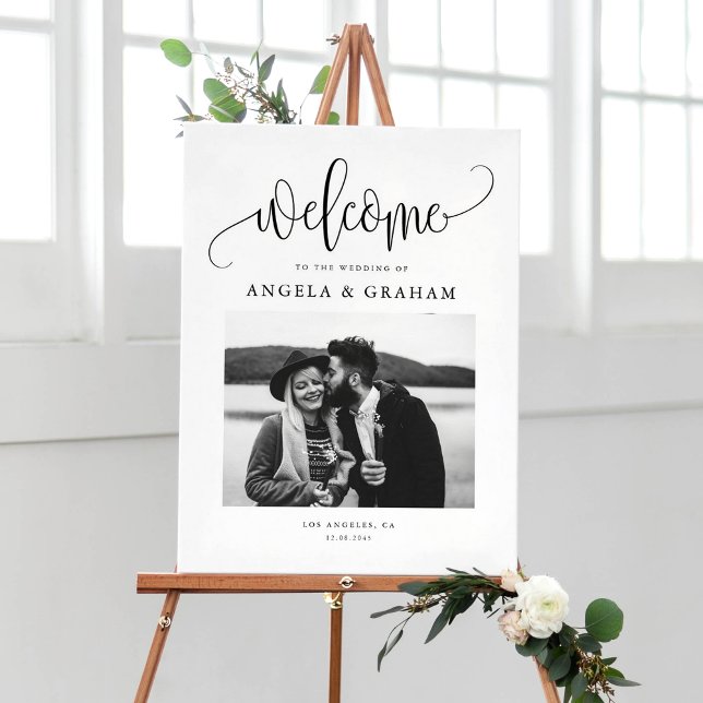 Poster Design de Foto de Casamento de Caligrafia Bonito P (Elegant photo wedding entrance welcome sign with black calligraphy and minimalist script.)