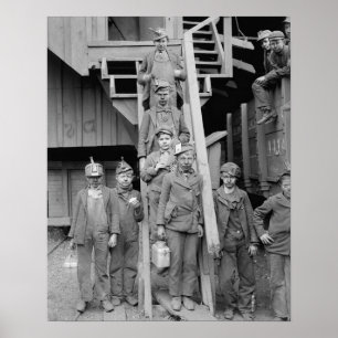 Póster Disjuntor Menino de carvão, 1900. Foto do vintage