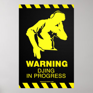 Póster DJing em andamento - plataforma da plataforma