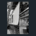 Poster do Restaurante Art Deco<br><div class="desc">Um exemplo excelente de design arquitetônico do século 20-médio. Uma bela combinação de aço inoxidável, vidro e azulejo, este exterior é uma combinação única e bela de forma e função. O poster está disponível em vários tamanhos e pode ser encomendado com ou sem um quadro. Pode ser personalizado para torná-lo...</div>