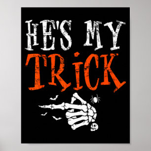 Poster Ele é Meu Truque Casal Correspondente de Halloween