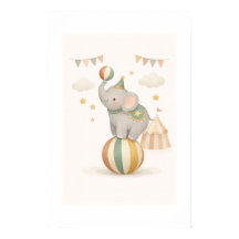 Elefante Caprichoso em uma bola