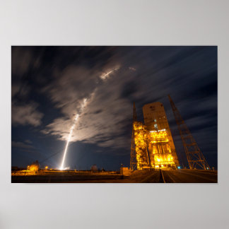 Póster Elevação do navio Cygnus Cargo, em Missão à ISS