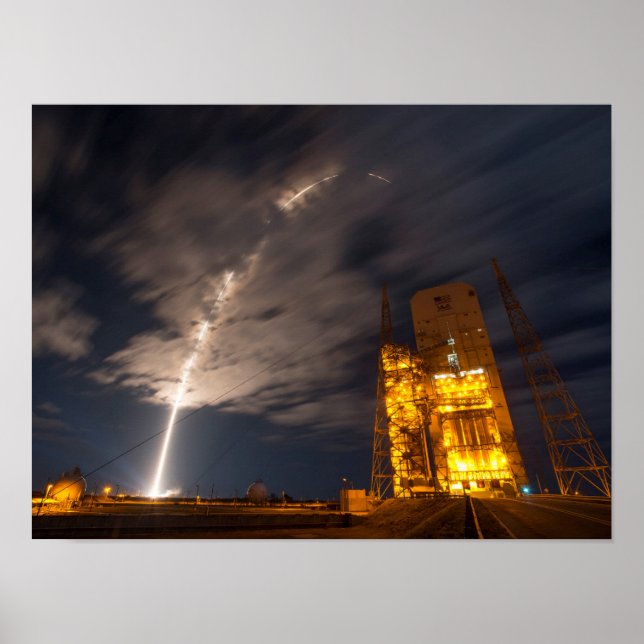 Póster Elevação do navio Cygnus Cargo, em Missão à ISS (Frente)