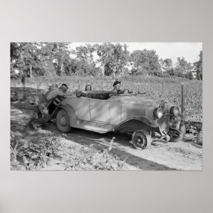 Póster Empurrando um carro, 1939. Foto antiga