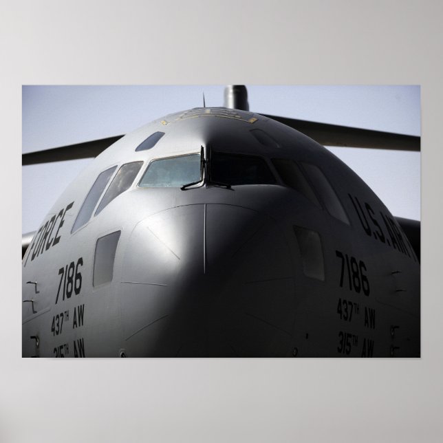 Póster Encerramento da frente de um Globemaster III C-17 (Frente)
