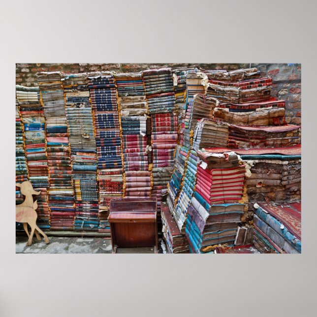 Poster Escadaria de Livros Antigos (Frente)