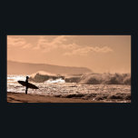 Póster Esperando..........<br><div class="desc">Um surfista espera por uma pausa na neve antes de se remexer para surf do famoso Gasoduto Bonzai em Oahu,  na costa nordeste do Havaí.</div>
