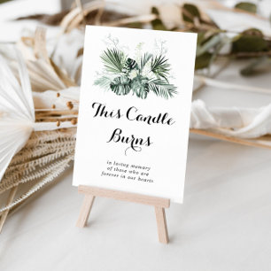 Poster Esta vela floral branca de folhagem tropical queim