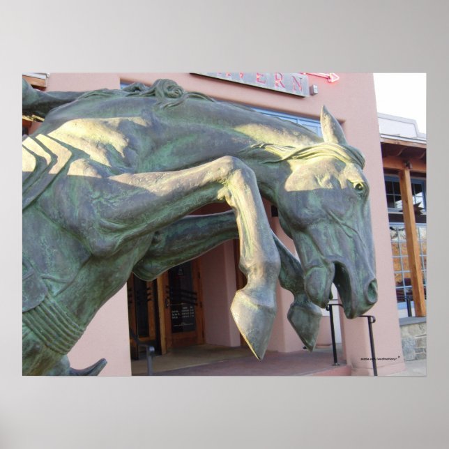 Póster Estátua de Cavalo em Raça (Frente)