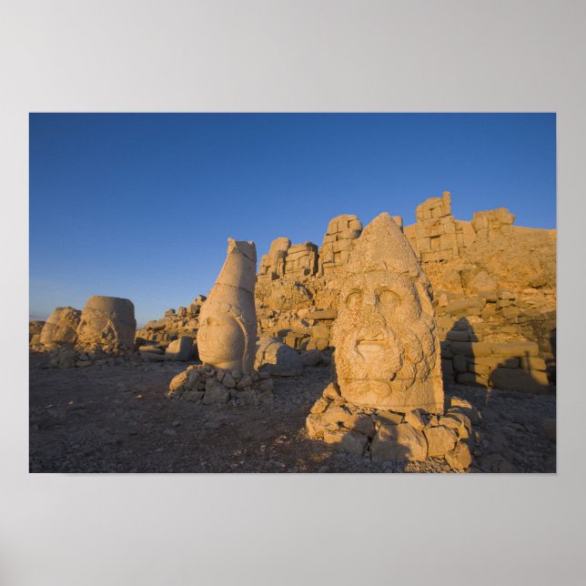 Póster estátuas coloridas de deuses que protegem os 2 (Frente)