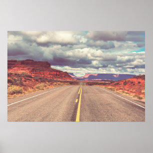 Poster Estrada na pradaria. Trânsito natural deservido