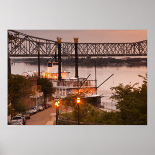 Poster EUA, Mississippi, Natchez. Natchez Sob o