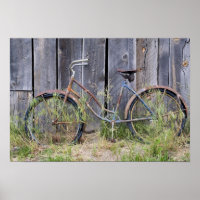 EUA, Oregon, Bend. Uma bicicleta velha e dilapidad