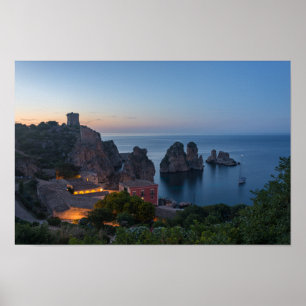 Póster Faraglioni e Tonnara em Scopello, Sicília