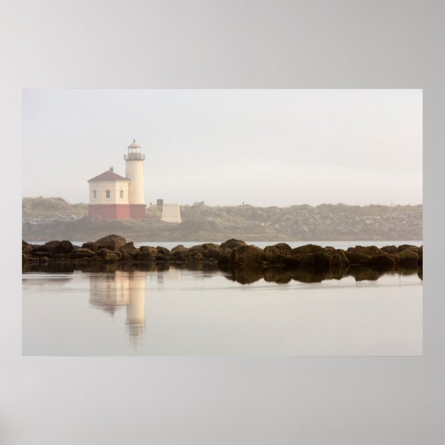 Póster Farol do rio Coquille na névoa da manhã (Frente)