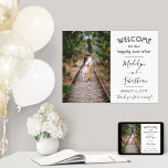 Poster Feliz Nunca Após O Casamento - Script de Boas-Vind<br><div class="desc">Bem-vindos convidados de casamento à sua cerimônia ou recepção com uma poster elegante personalizada de 18"x24". Imagem e todo texto são simples de personalizar. (DICA DE IMAGEM: Uma maneira fácil de centralizar uma foto exatamente como você deseja é recortá-la antes de carregá-la no site do Zazzle.) O moderno design preto...</div>