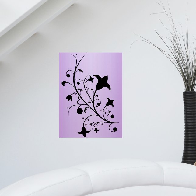 Póster Flores de Abstrato de rolagem de silhueta preta pú (Black silhouette abstract flowers on dainty stem on pretty purple art wall poster.)