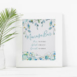 Poster Flores de Bar Mimosa Blue Watercolor<br><div class="desc">Use este Bar floral Mimosa para decorar sua mesa e ajudar os hóspedes a prepararem suas bebidas. Projetado usando minhas elegantes orquídeas azuis de aquarela sobre um fundo branco nítido, este sinal é perfeito para brunch e bubble's, chás de panela, chás de fraldas, casamentos de primavera e verão ou o...</div>