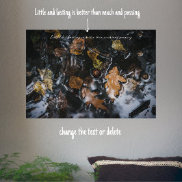 Poster Folhas e bolotas do outono em águas misteriosas