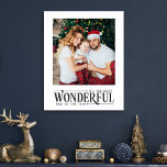 Poster Foto da família de Natal Mais maravilhoso<br><div class="desc">Capture a magia da estação com esta poster de Natal! Adicione uma de suas fotos favoritas da família e espalhe alegria de férias com a legenda "É a época mais maravilhosa do ano"</div>