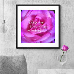 Póster Foto de Rosa púrpura rosa acredita em citação mági<br><div class="desc">"Aqueles que não acreditam na magia nunca a encontrarão." Uma foto de perto de uma rosa roxa-rosa-púrpura vibrante faz você querer se sentir inspirado. Tome um momento para relaxar e inalar a beleza deste gigante poster de rosa. Flores frescas sempre me fazem sorrir. Faz um excelente de presente inspirador e...</div>