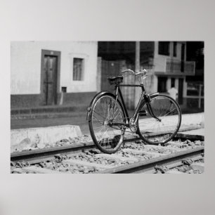 POSTER FOTO GRAYSCALE DE BICICLETA VIAGEM AO TRABALHO